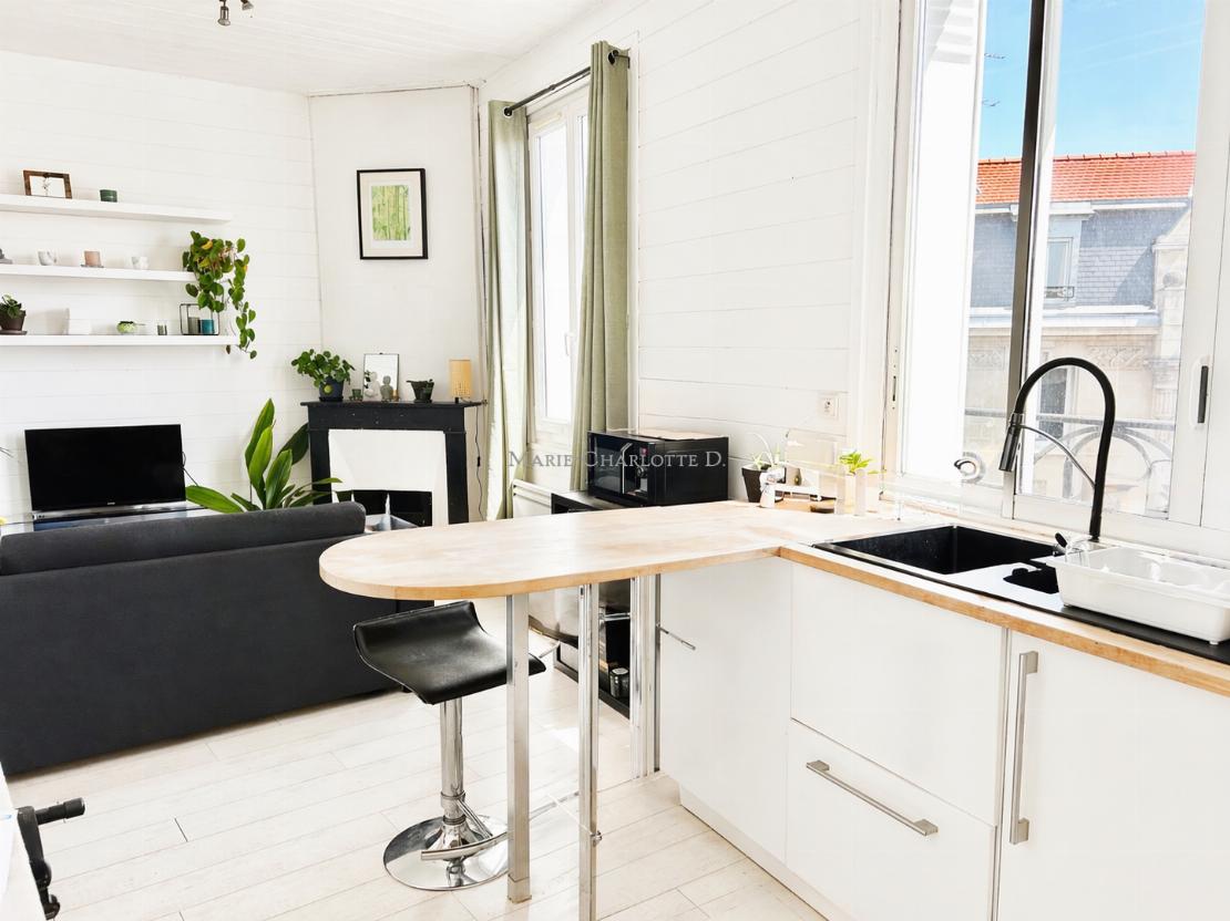 0C343E6C-E007-423C-BA9F-A08A63C9C41F